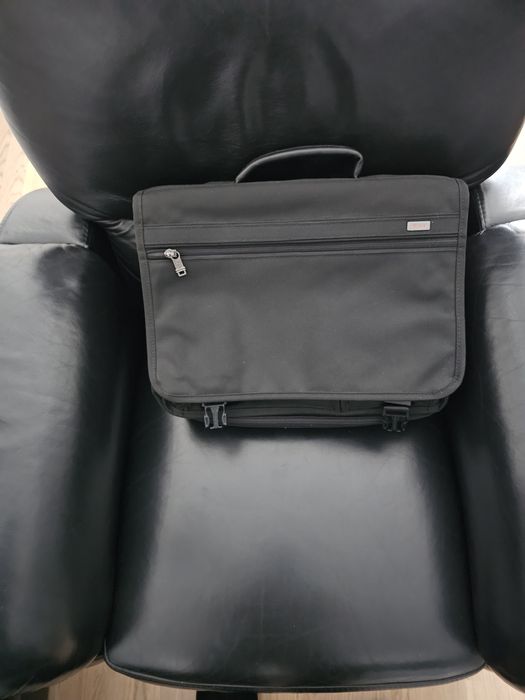 Geanta extensibila Tumi pentru acte