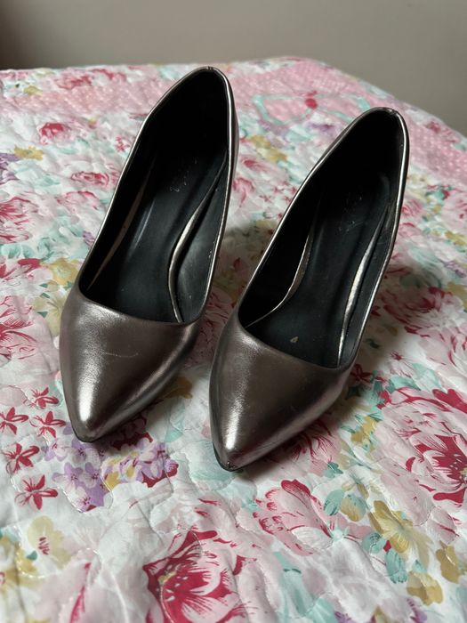 Продам женские туфли 39размер