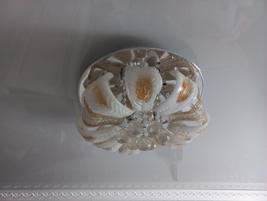 Продам Люстру и Свителник