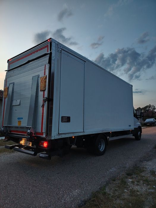 Iveco  daily 72c170 cu lada inchisa si lift zepro  spania