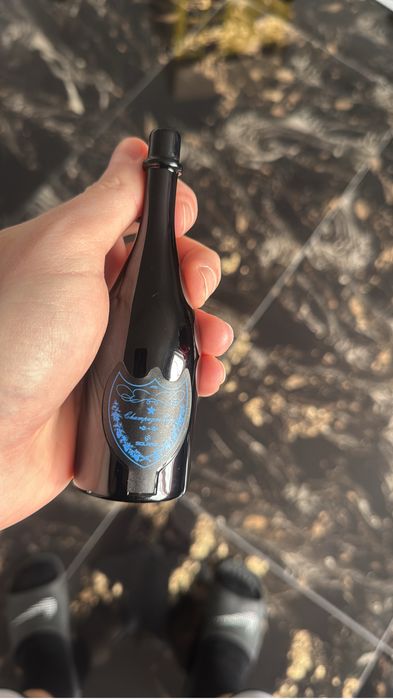 Vape 30.000 pufuri in forma de Sampanie, Redbull
