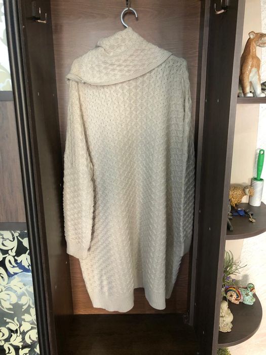 Все по 5000. Продам брендовые вещи.