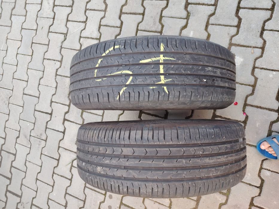 Vând 2 anvelope Continental 215 65 17