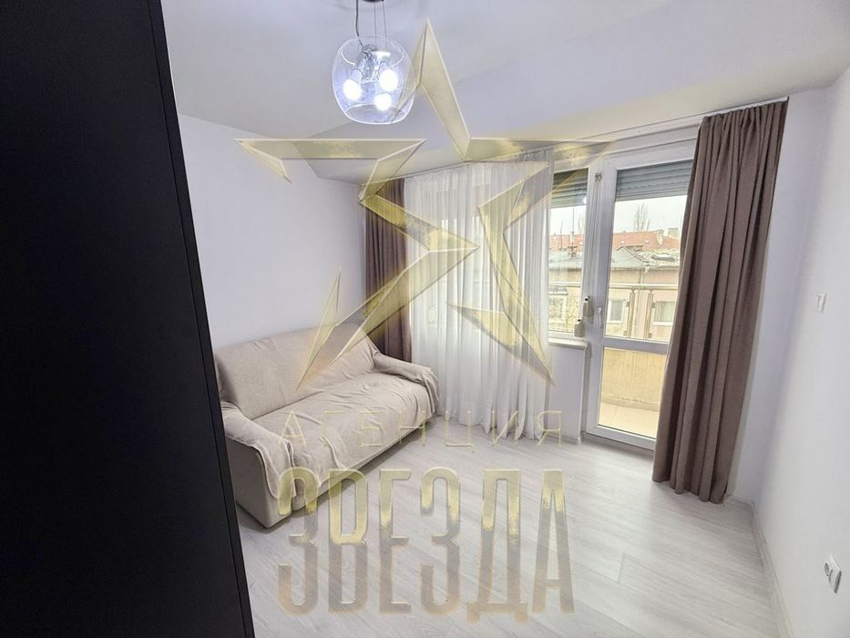 Обзаведен 3-стаен с опция за Гараж - до пешеходния мост, супер цена!