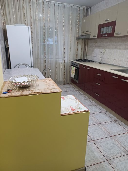 Închiriez apartament