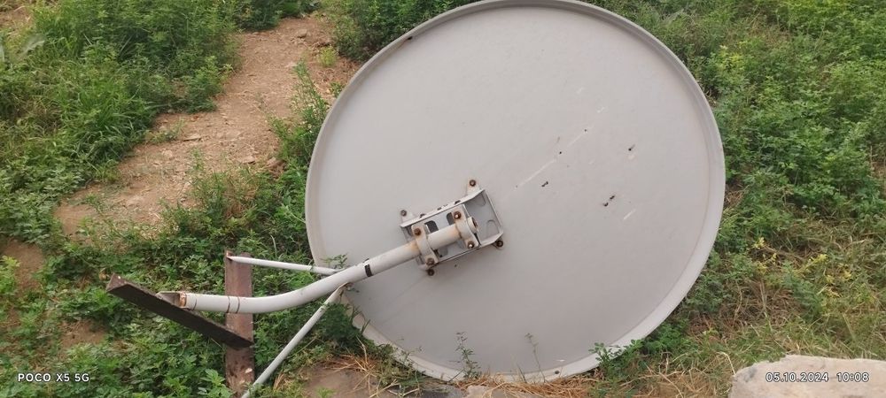 Продам тюнер спутниковый  с маленькой тарелкой в комплекте