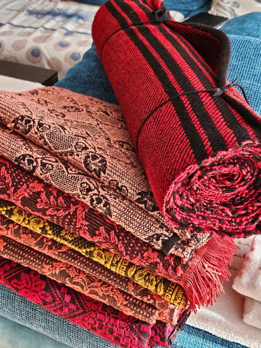 Ръчно тъкани неизползвани вълнени пътеки