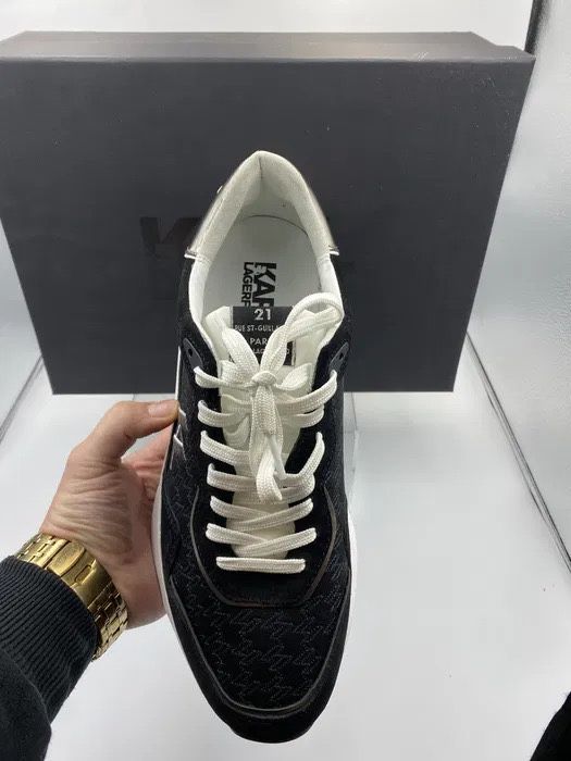 Karl Lagerfeld marimea 42