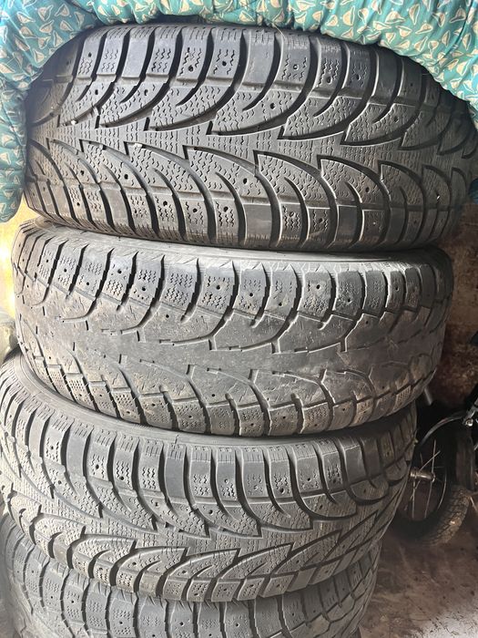 Продам комплект шин 245/65/17
