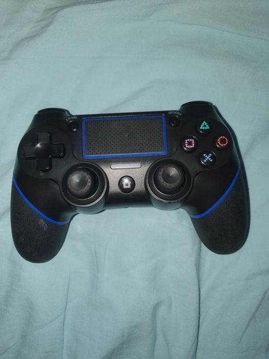 Vând controller ps4