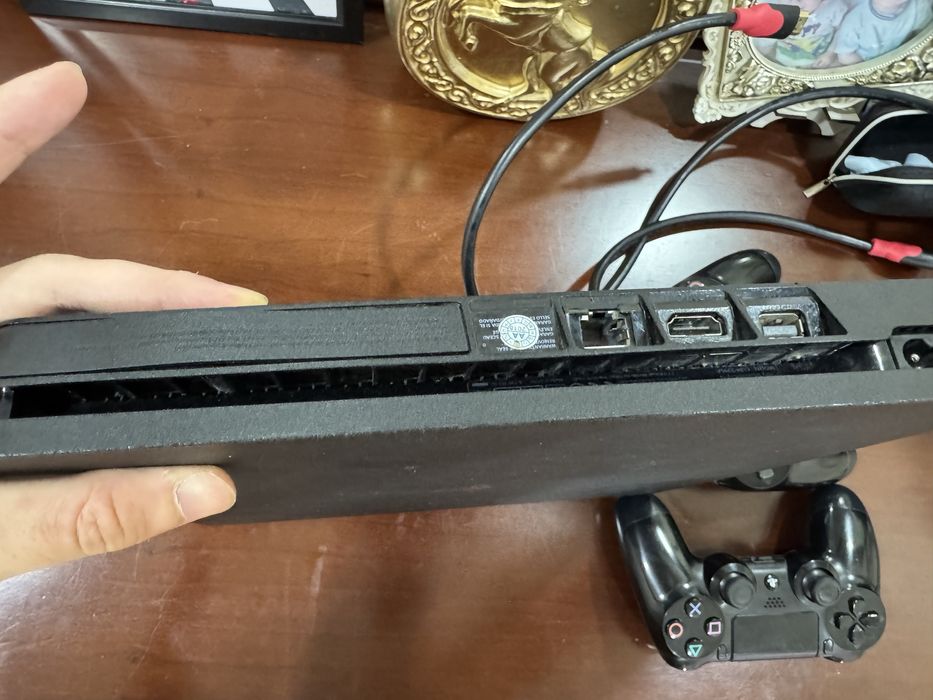 Playstation 4 slim 500gb 2 геймпад