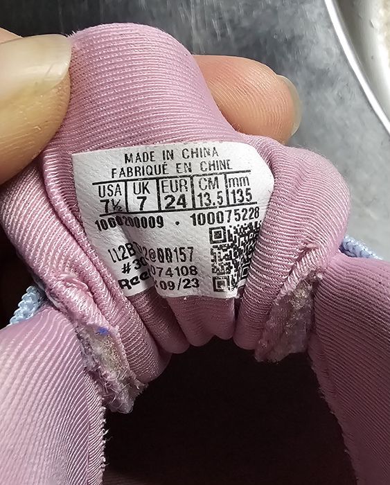 Запазени детски обувки Reebok 24