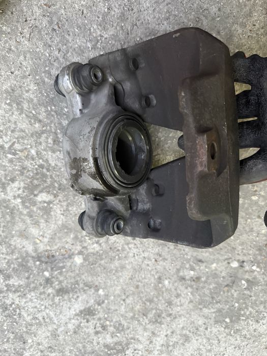 Комплект предни спирачни апарати TRW Audi A6 C7 4G