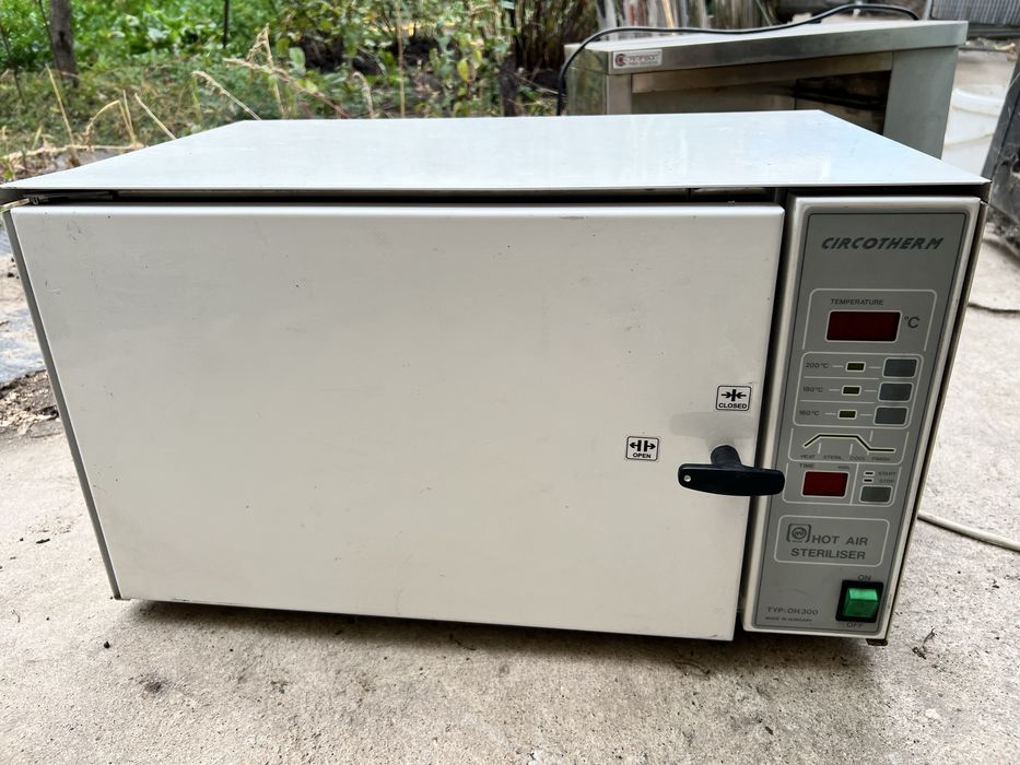 Продам профессиональный сухожаровой стерилизатор Circotherm OH-300