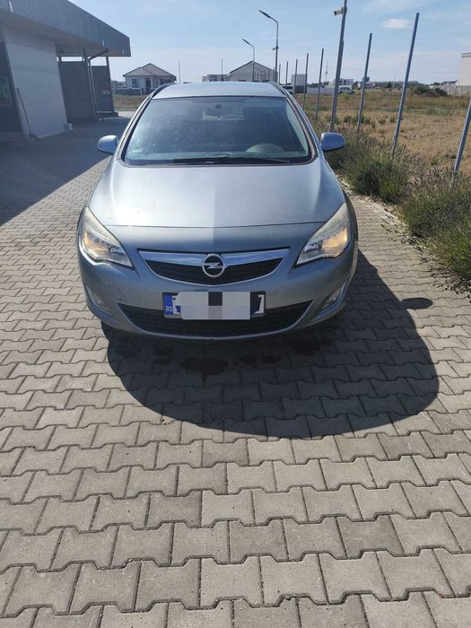 De vanzare Opel Astra j Sports tourer, 1.7, diesel, 110 cai, 2012