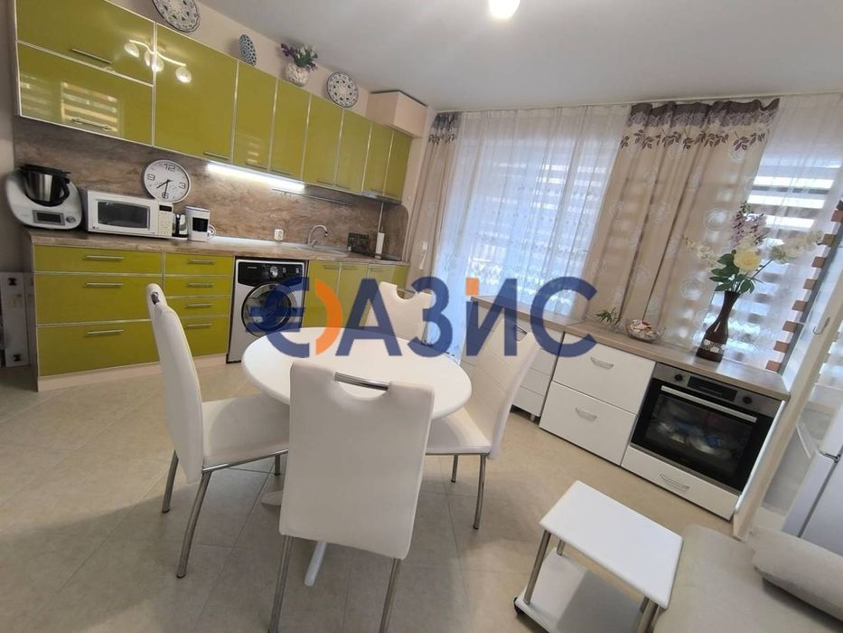 Продава се Двустаен апартамент в Поморие - 70 кв.м за 1020 €/кв.м - Снимка #8