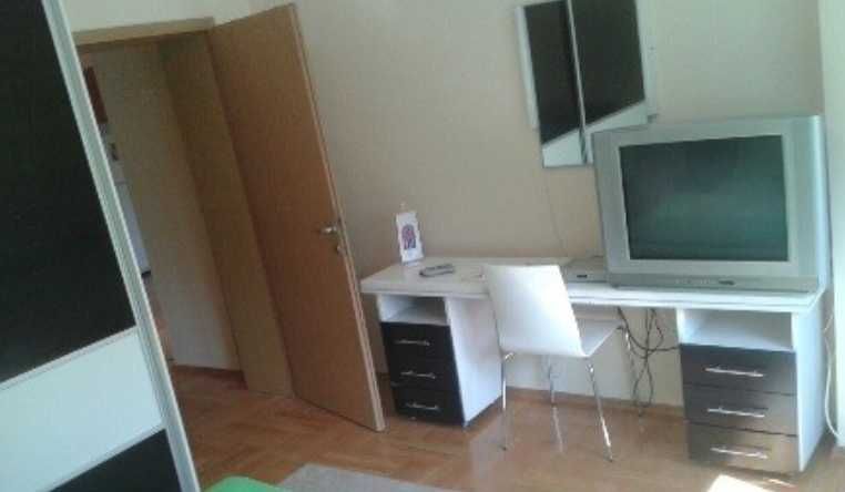 Дава се под наем Двустаен апартамент в Пловдив, Гагарин - 57 кв.м за 255 € - Снимка #2