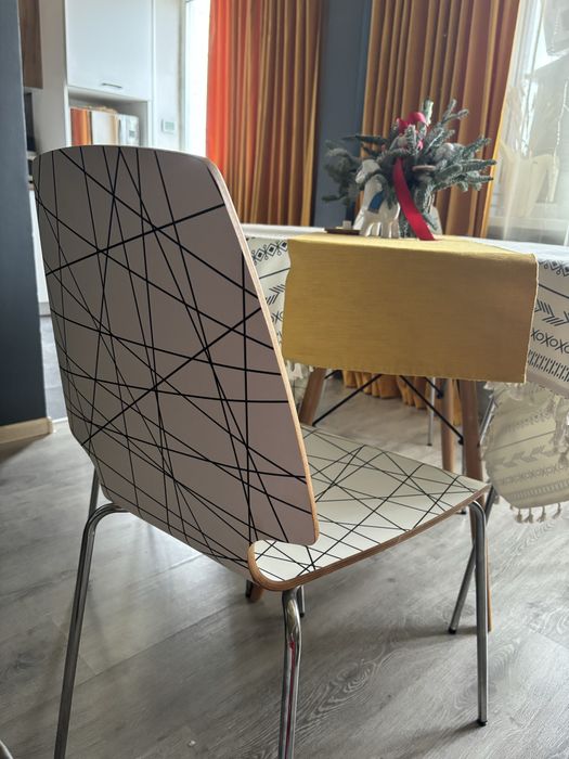 Продам стулья для кухни или гостиной IKEA