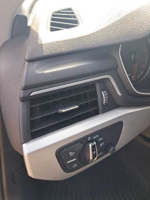 Grila aerisire / Trimuri bord Audi A4 B9