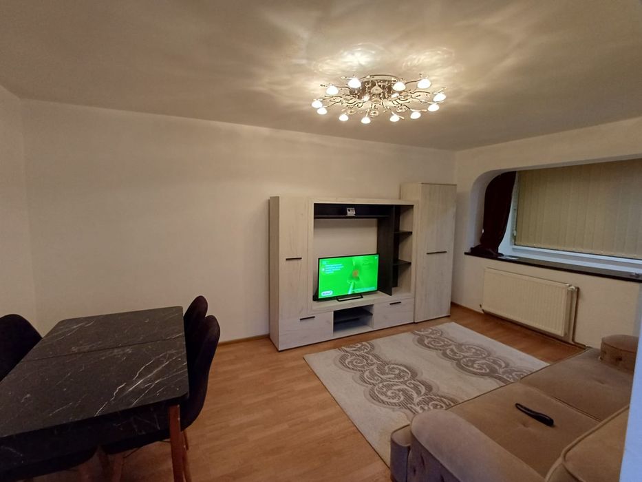 Inchiriez apartament