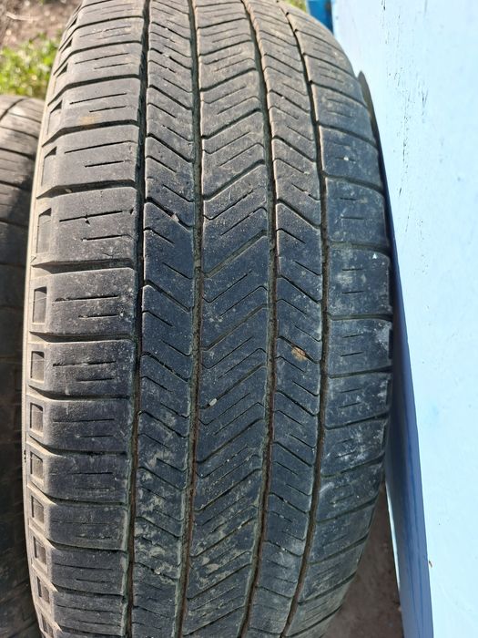 Продам шины 235/65/17 гудиер