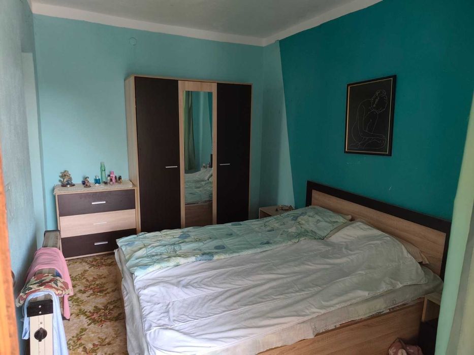 Двуетажна реновирана къща в Гешаново