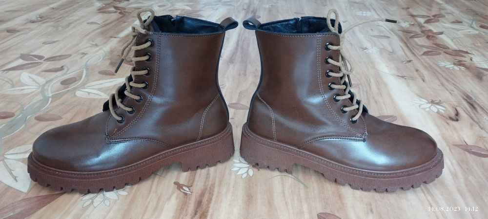 Продам: Ботинки.  ...