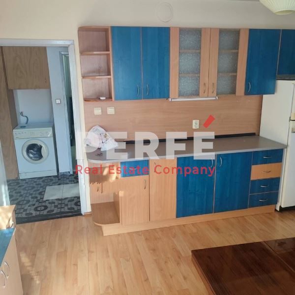 Дава се под наем Двустаен апартамент в Бургас, Славейков - 55 кв.м за 367.2 € - Снимка #1