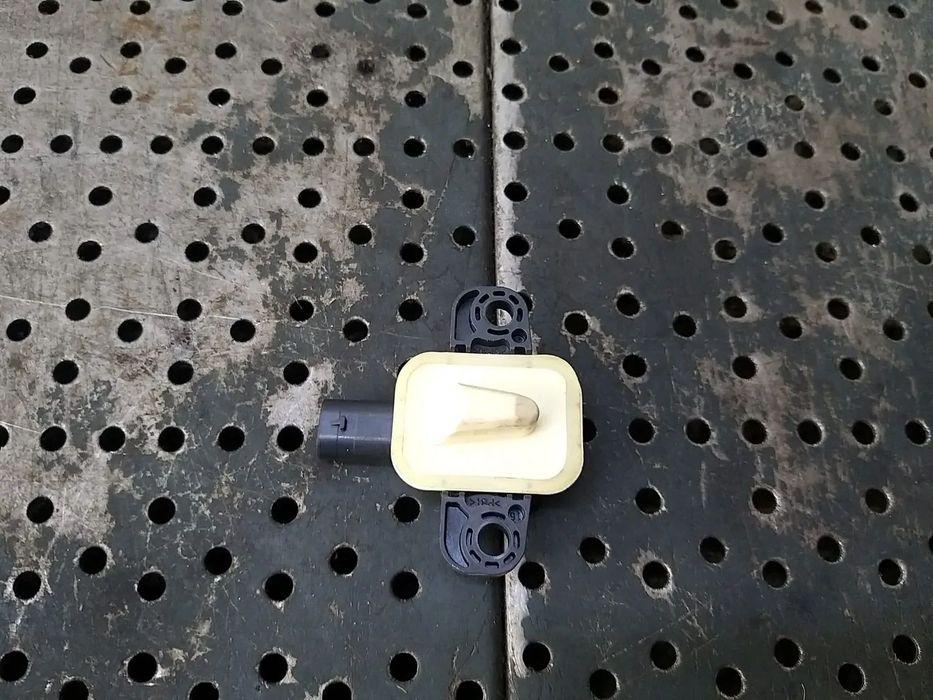 Senzor impact mercedes b class w246 a1668210351