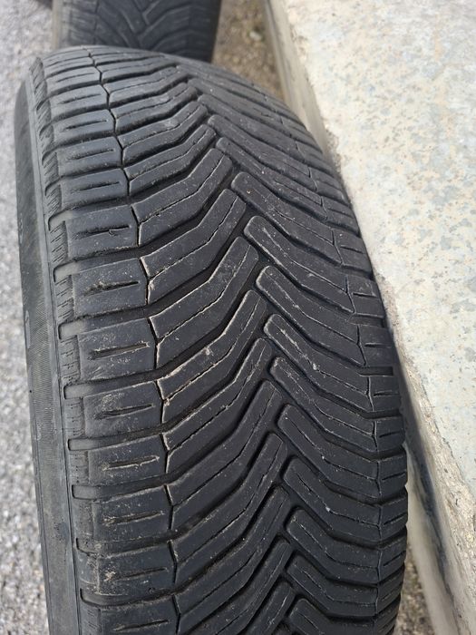 Michelin cross climate  215 / 70 / 16