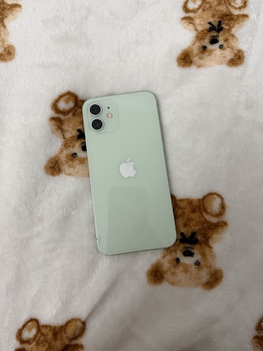 Продается айфон (iphone) 12