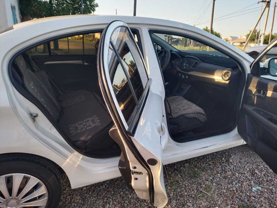 Машина сатылады.