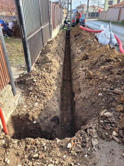 Miniexcavator Execut săpături