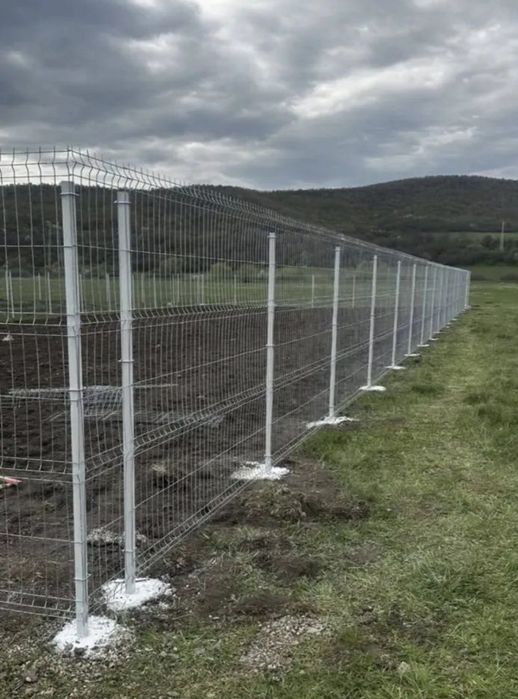 Garduri din plasa la gata