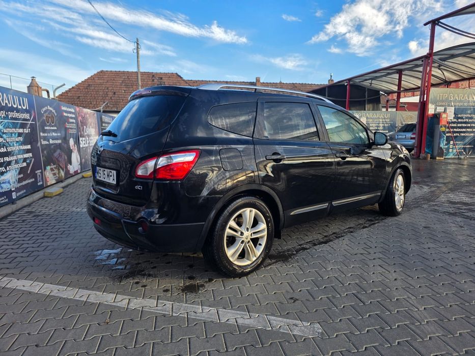 Nissan Qashqai+2