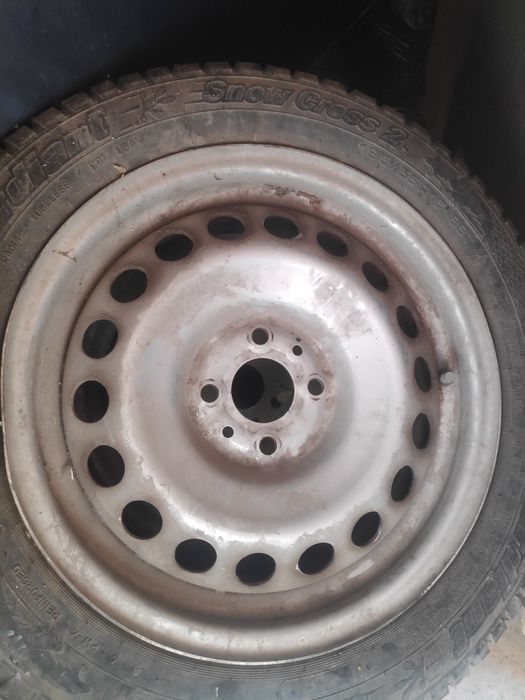 Продам 4 зимние колеса в сборе