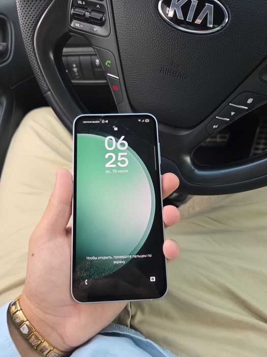 Продам Samsung s 23 fe