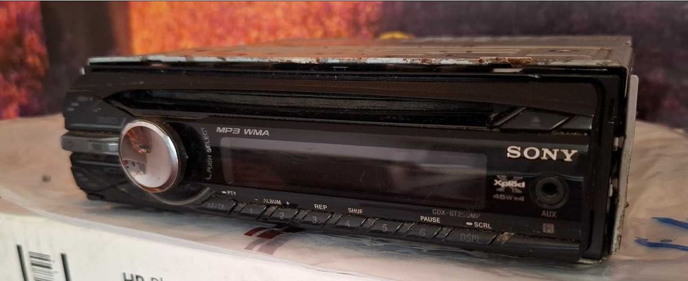 Radio CD aunto SONY EXPLODE CDX GT-250MP SI Sony MEX-N4200BT