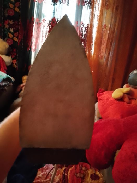 Продам три  утюга.