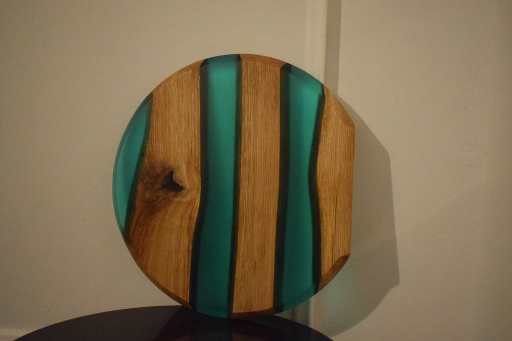 Platou din lemn de stejar si  rășină epoxidică