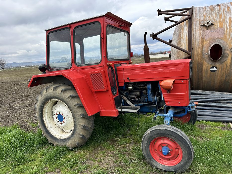 Tractor u445 pentru legumicultura