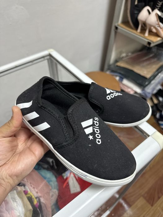 Кроссовки детские, обуви разные