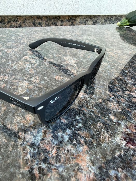 Vând ochelari ray ban