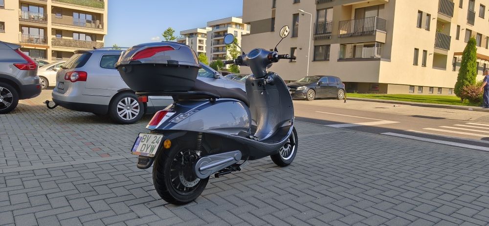 Scuter Electric SAKURA JS2A (An 2021) – Înmatriculat, Stare Excelentă, 1863 Mile (cca. 3000 km)