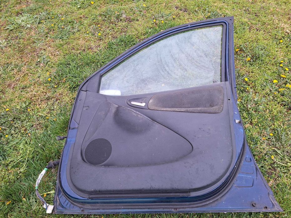 Тойота Ярис 2004г,предна десна оборудвана