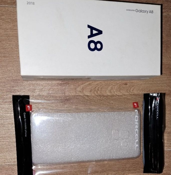 Vând husă silicon pentru telefon Samsung A8