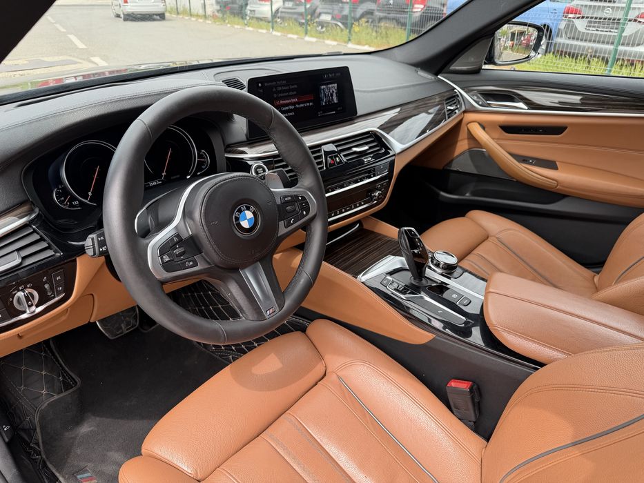 Bmw 530iX 252CP M-Pack/Laser/H&K/Camera/Head-up/