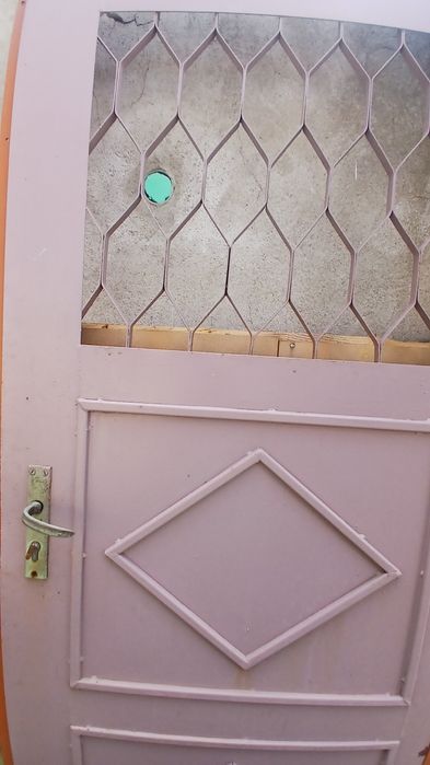 Метална врата здрава и надеждна