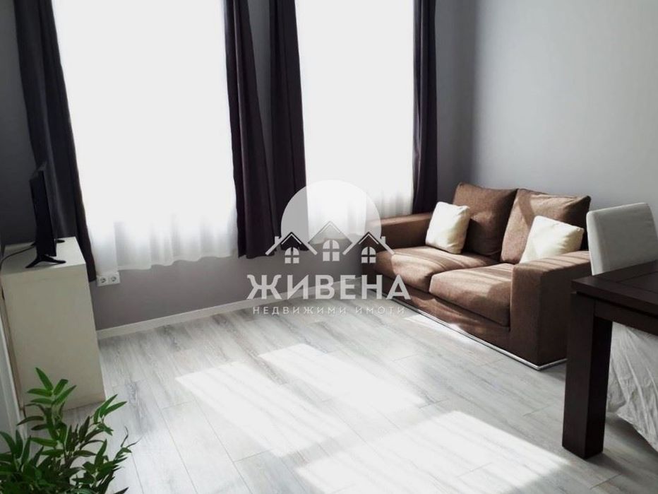 Продава се Четиристаен апартамент в Варна, Център - 200 кв.м за 2000 €/кв.м - Снимка #3
