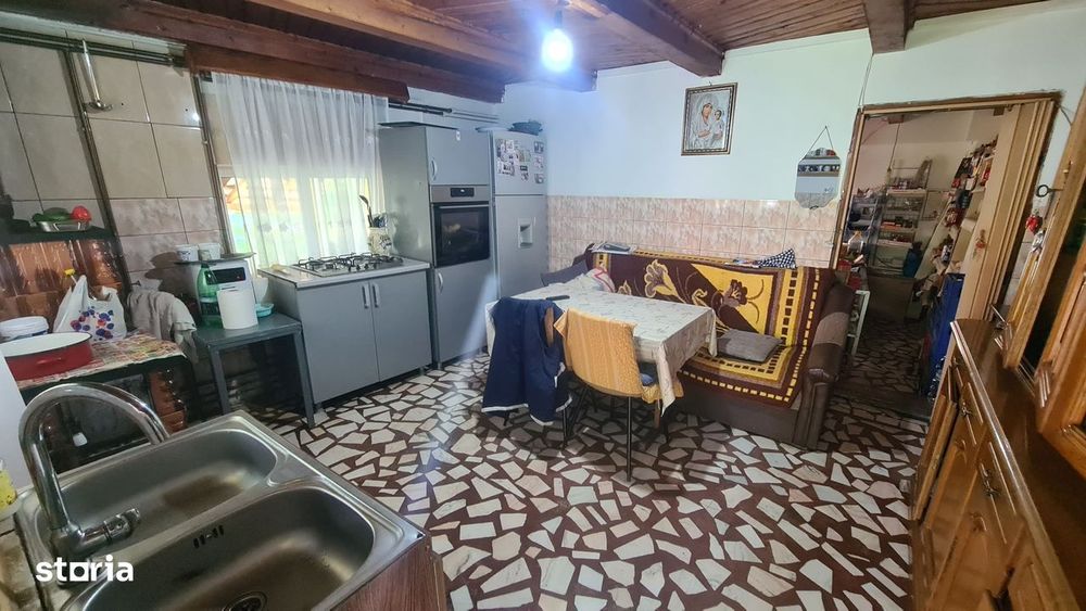Casă de vânzare în comuna Brăduleț, județ Argeș.
